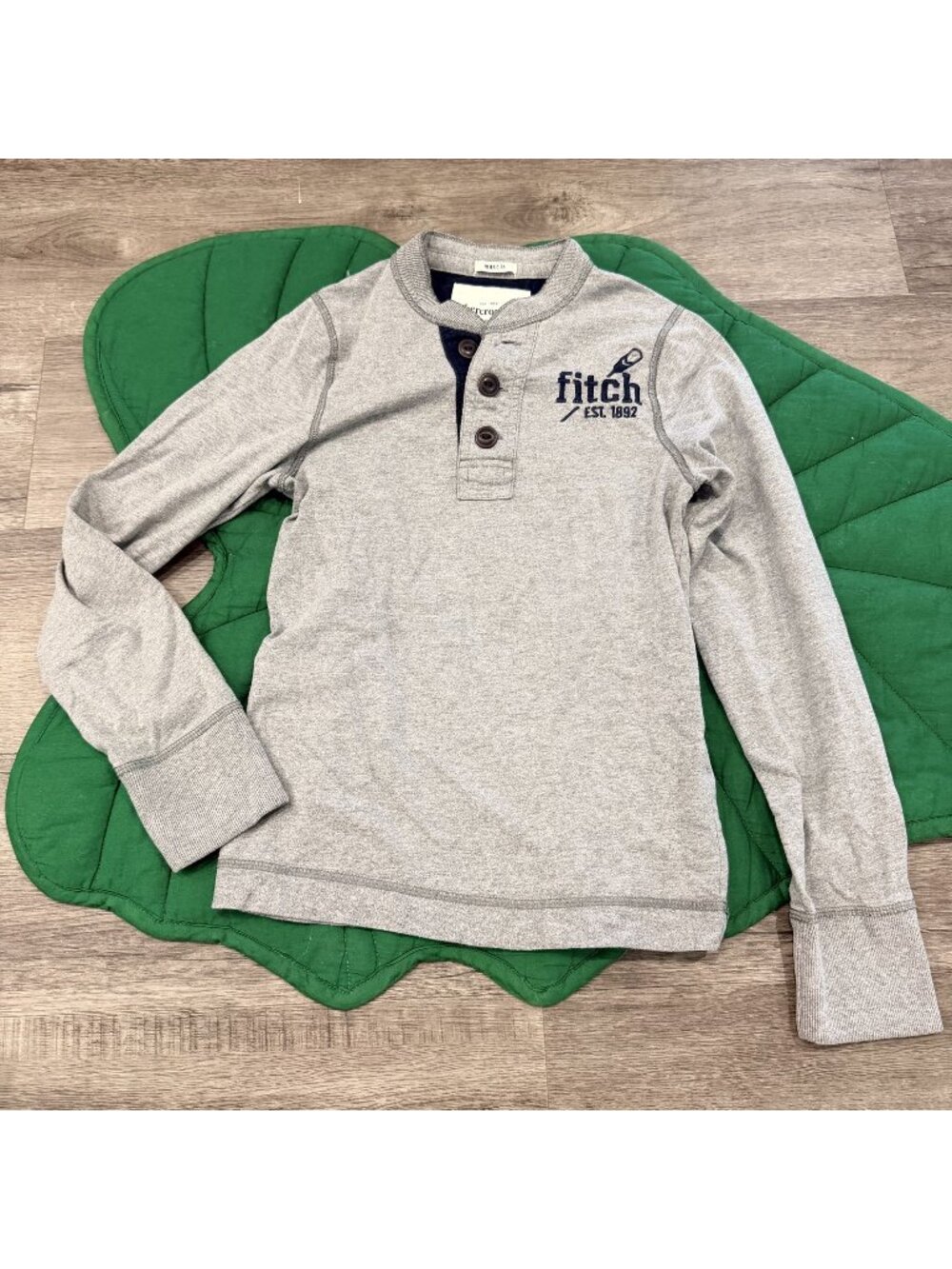 abercrombie kids Boys Youth Small Gray Henley Long Sleeve Muscle Shirt